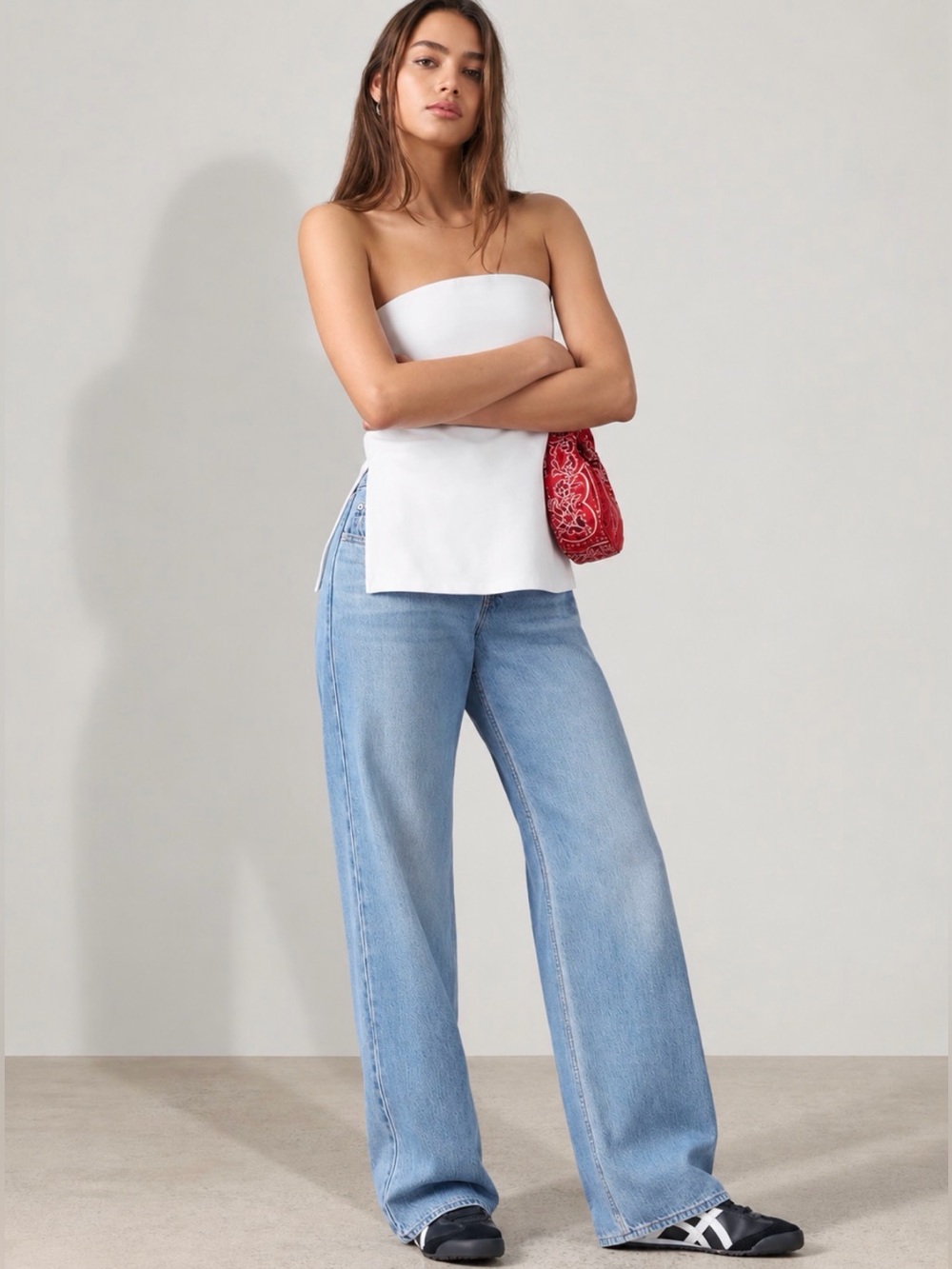 LEVI’S Low Loose Light Wash Straight Leg Jeans Size 24